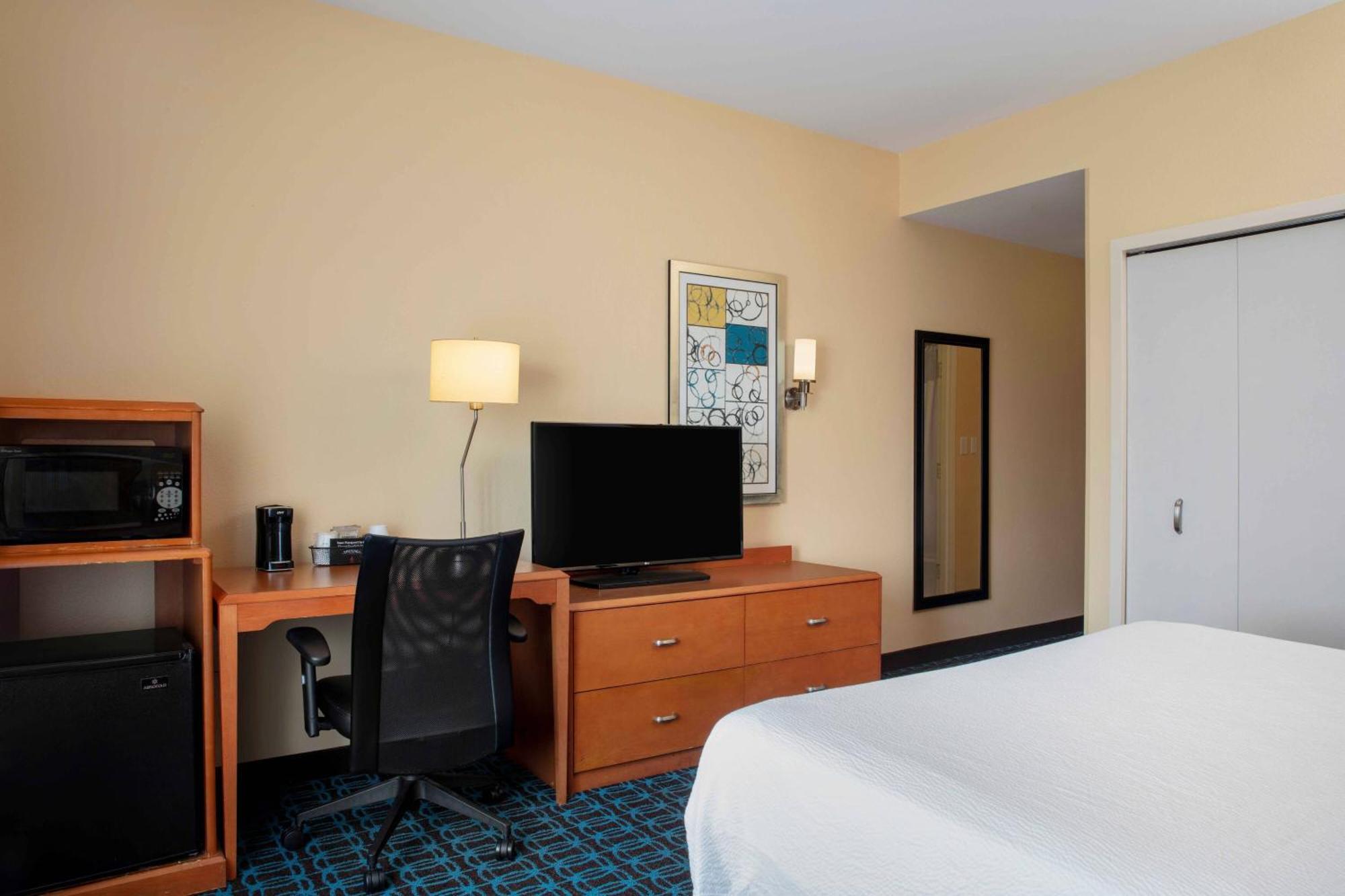 Fairfield By Marriott Inn And Suites Augusta Fort Eisenhower Area Exterior photo